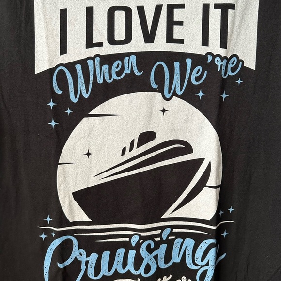 Black “Love Cruisin” Short Sleeves TShirt Large Unisex BNWT - Picture 2 of 3